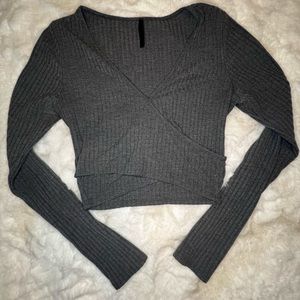 cropped grey crisscross top